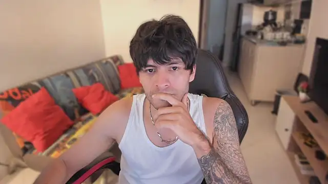 justin stark7 online show from October 14, 2025, 9:26 pm