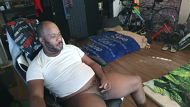 bigshh8 online show from April 3, 2026, 5:11 pm