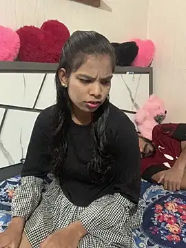 hottiess69 online show from February 9, 2025, 6:47 pm