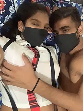 hottiess69 online show from September 19, 2025, 5:35 pm