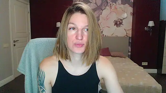 EmilyWalkeri online show from January 22, 2025, 7:46 am