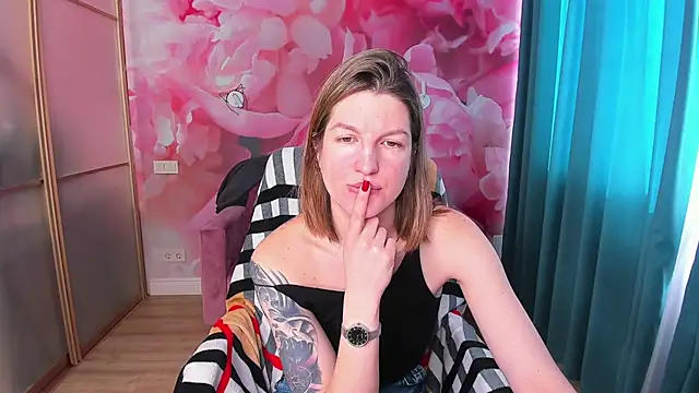 EmilyWalkeri online show from February 23, 2025, 6:49 am