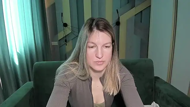 EmilyWalkeri online show from April 24, 2026, 7:11 am