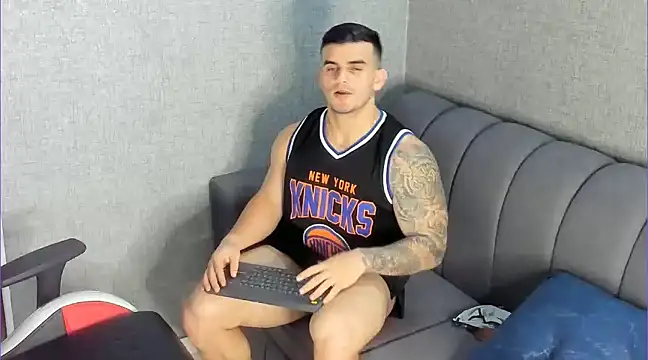 Ricardogo19 online show from February 2, 2025, 2:17 am