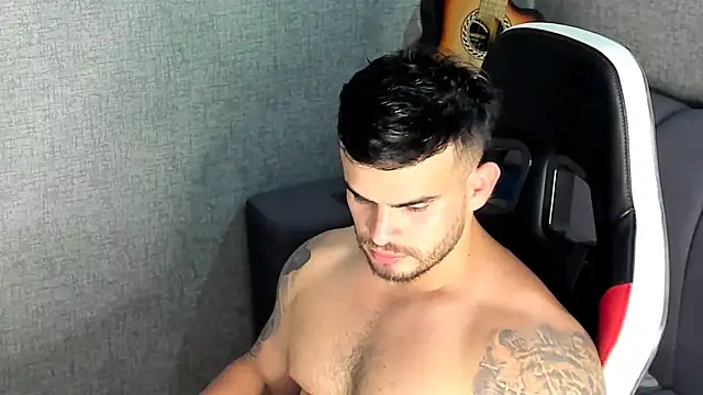 Ricardogo19 online show from November 9, 2025, 1:15 am