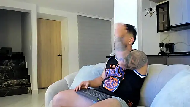 Ricardogo19 online show from January 15, 2026, 1:54 am