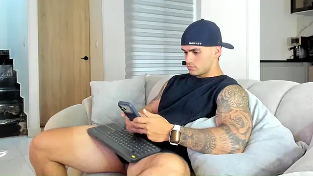 Ricardogo19 online show from May 16, 2026, 6:39 pm