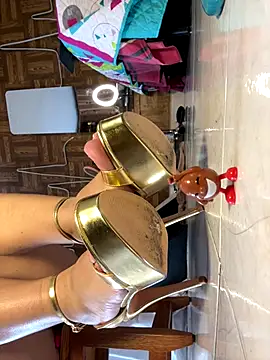 Cristina Vanegas631 online show from December 13, 2025, 7:53 pm