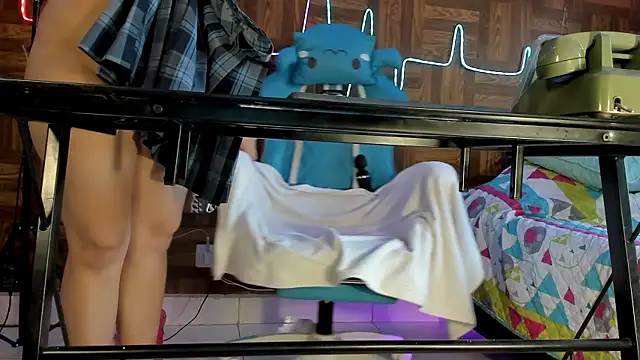 Cristina Vanegas631 online show from April 21, 2026, 7:06 pm