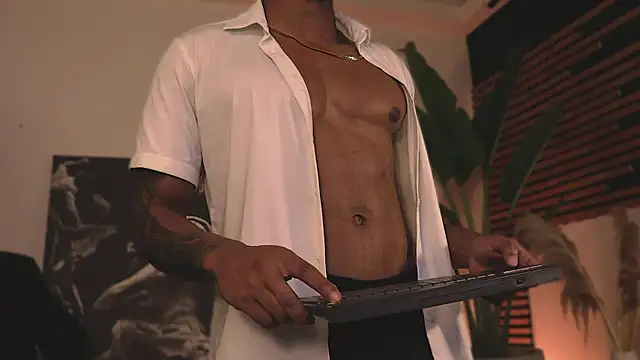 Logan Varela online show from February 3, 2025, 1:19 pm