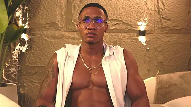 Logan Varela online show from March 20, 2025, 1:24 am