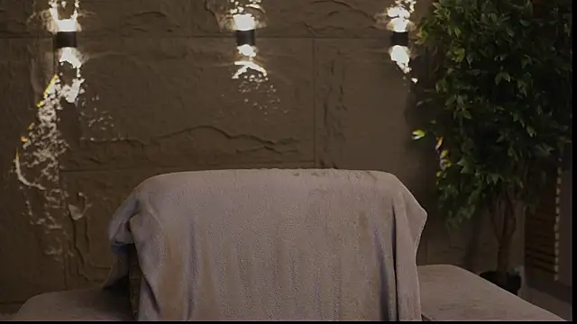 Logan Varela online show from September 27, 2025, 12:21 pm