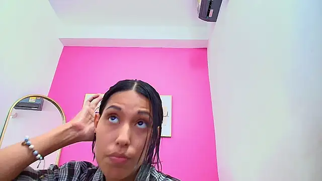 yourcuteneighbourr online show from January 10, 2025, 9:34 am