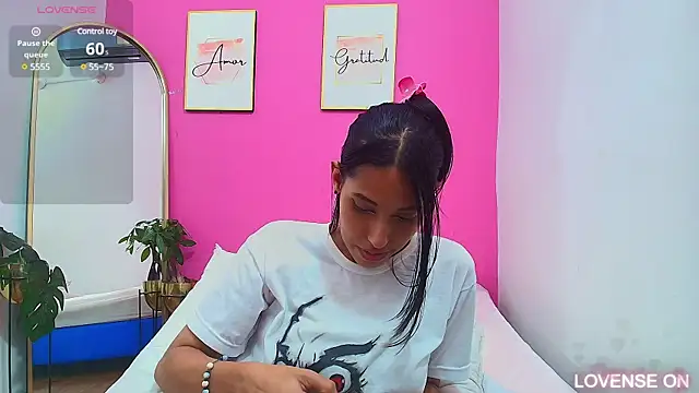 yourcuteneighbourr online show from March 11, 2025, 9:02 am