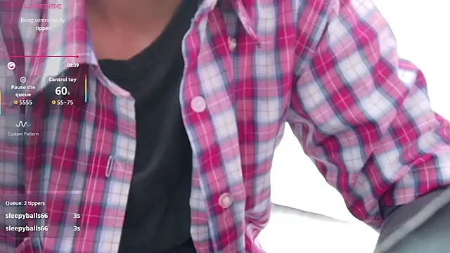 yourcuteneighbourr online show from November 18, 2025, 3:01 am