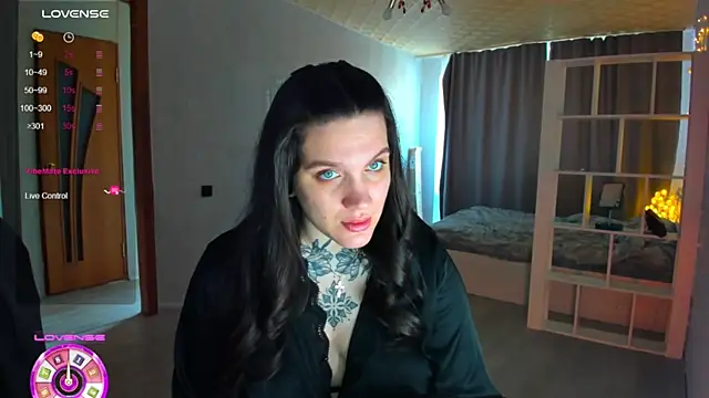 AizaRose online show from March 18, 2026, 6:49 am