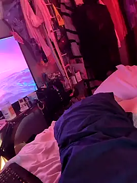 Snapshot of gurlnips chatting on February 8, 2025, 9:15 pm gurlnips online show from February 8, 2025, 9:15 pm