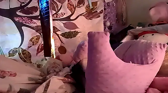 Snapshot of gurlnips chatting on February 25, 2025, 2:54 pm gurlnips online show from February 25, 2025, 2:54 pm