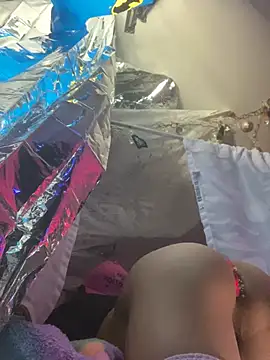 Snapshot of gurlnips chatting on March 11, 2025, 7:04 am gurlnips online show from March 11, 2025, 7:04 am