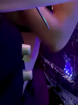 Snapshot of gurlnips chatting on March 22, 2025, 2:58 pm gurlnips online show from March 22, 2025, 2:58 pm