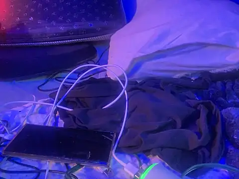 Snapshot of gurlnips chatting on September 13, 2025, 3:01 pm gurlnips online show from September 13, 2025, 3:01 pm