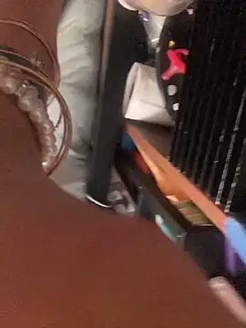 gurlnips online show from December 4, 2025, 11:35 pm