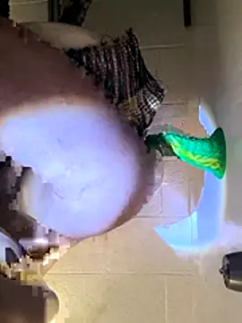 Snapshot of gurlnips chatting on February 11, 2026, 6:29 am gurlnips online show from February 11, 2026, 6:29 am