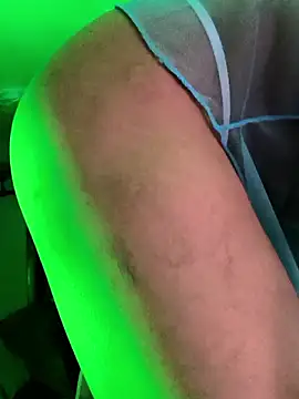 Snapshot of gurlnips chatting on February 24, 2026, 9:02 pm gurlnips online show from February 24, 2026, 9:02 pm