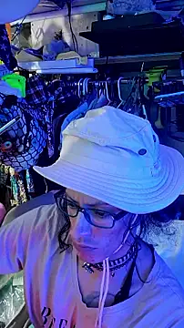 Snapshot of gurlnips chatting on March 2, 2026, 7:15 am gurlnips online show from March 2, 2026, 7:15 am