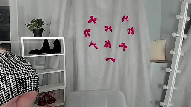 Rebecca Kelly online show from February 3, 2025, 6:28 pm