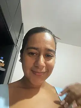  carito  online show from November 26, 2025, 6:31 pm