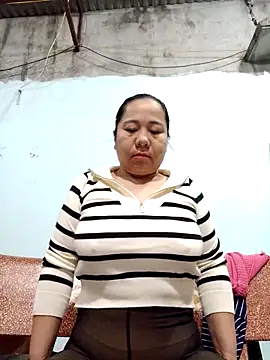 Queen 18200 online show from November 18, 2025, 10:47 pm