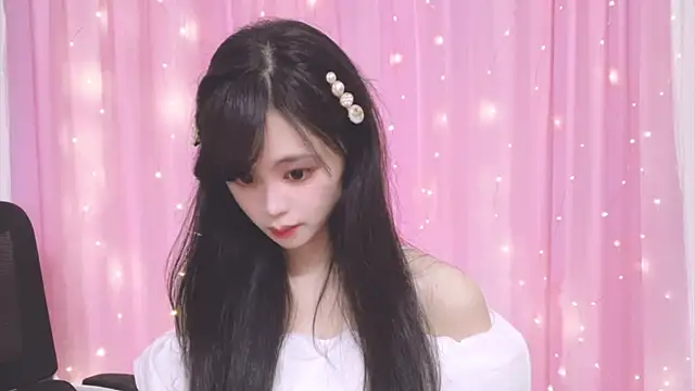 ---MIA--- online show from October 4, 2025, 1:53 pm