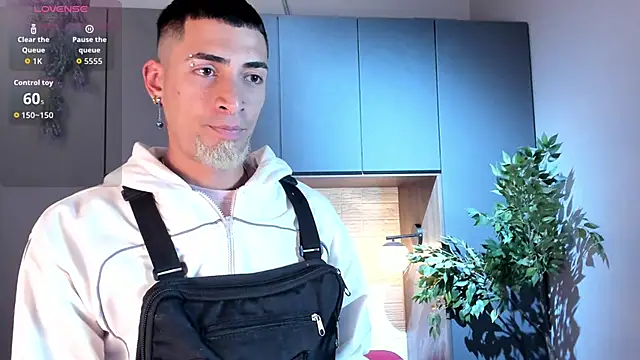 DrakeNeumann online show from September 22, 2025, 3:41 am