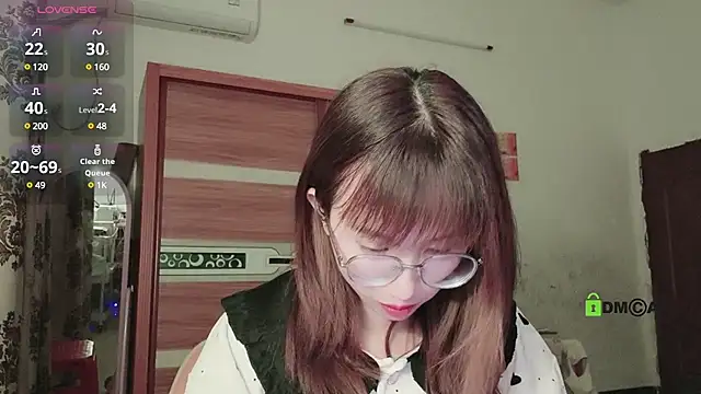 Lili 666 online show from February 6, 2025, 4:47 pm