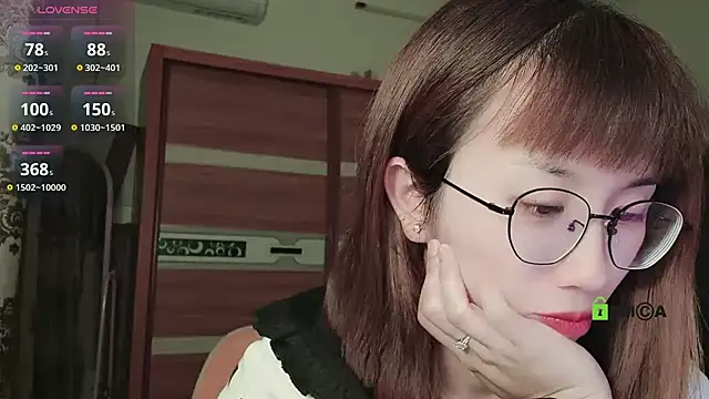 Lili 666 online show from March 9, 2025, 5:17 pm