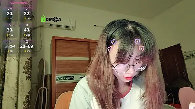 Lili 666 online show from September 13, 2025, 5:57 pm