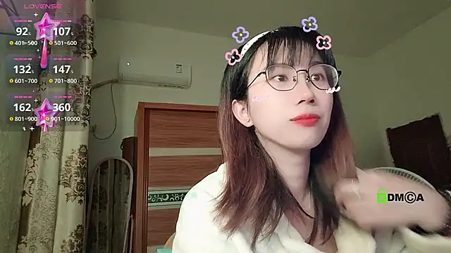 Lili 666 online show from January 13, 2026, 8:47 pm