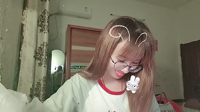 Lili 666 online show from July 19, 2026, 4:11 pm