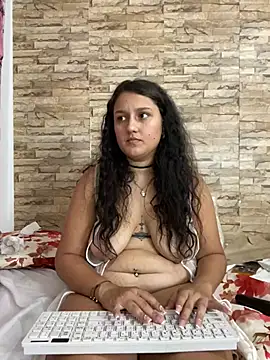 saray gomez22 online show from December 16, 2024, 5:06 am