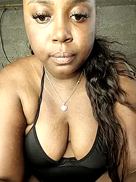 Chleo   online show from February 14, 2025, 9:10 pm