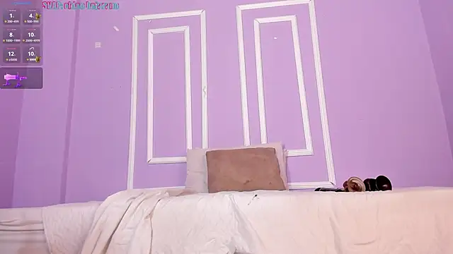 Chleo   online show from February 25, 2025, 4:00 pm