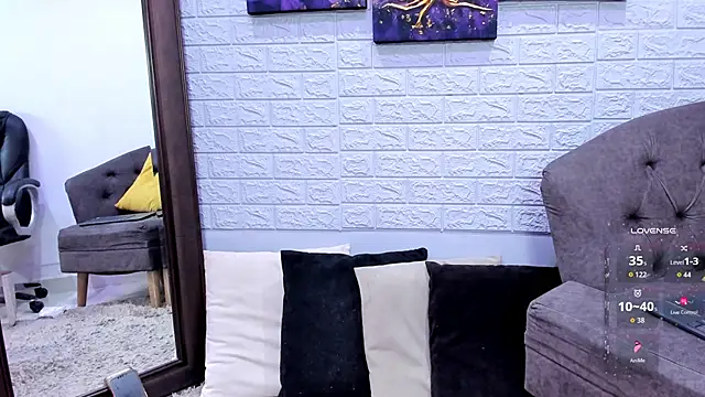 Miranda doll  online show from April 22, 2026, 12:07 pm