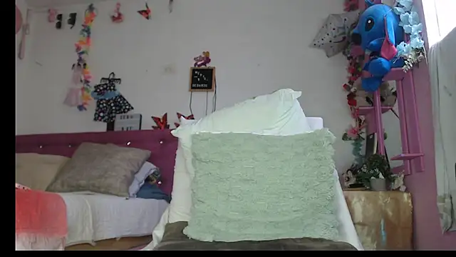 Snapshot of KeillyDiaz chatting on July 6, 2026, 7:05 pm KeillyDiaz online show from July 6, 2026, 7:05 pm