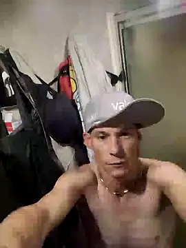 ILUV2TUCHMYKITTY online show from September 19, 2025, 12:17 pm