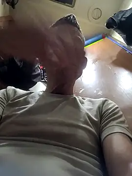 ILUV2TUCHMYKITTY online show from September 24, 2025, 9:34 am