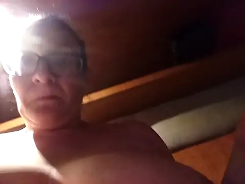 ILUV2TUCHMYKITTY online show from September 30, 2025, 11:43 pm