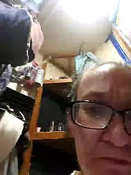 ILUV2TUCHMYKITTY online show from February 21, 2026, 2:18 pm