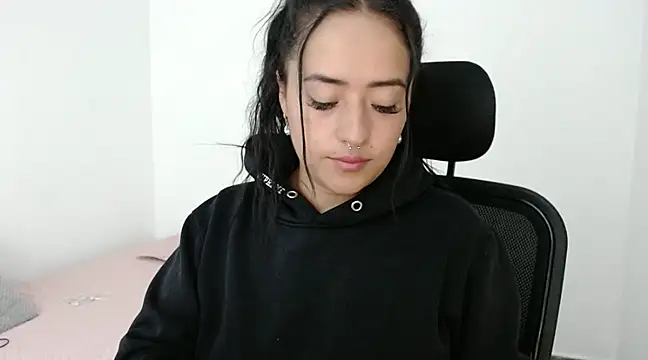 Snapshot of jjulietha95 chatting on December 6, 2024, 3:08 am jjulietha95 online show from December 6, 2024, 3:08 am