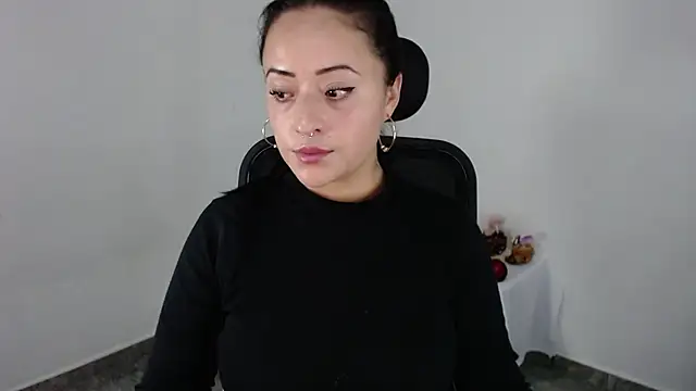 jjulietha95 online show from July 11, 2026, 12:13 am